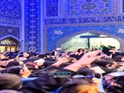تجدید بیعت زائران مزار آقای شهید ایران با رهبر انقلاب