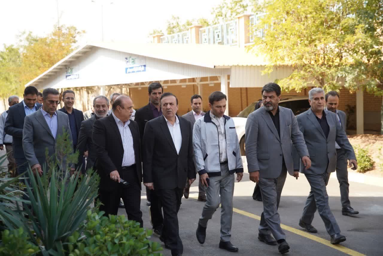استاندار قزوین از یک واحد صنعتی بازدید کرد