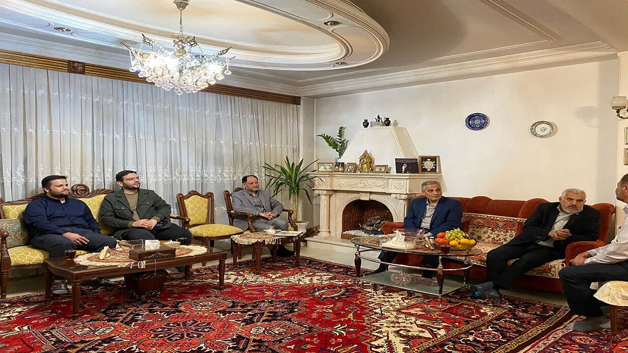 جانبازان سند‌های زنده عزت و مقاومت ملت ایران هستند