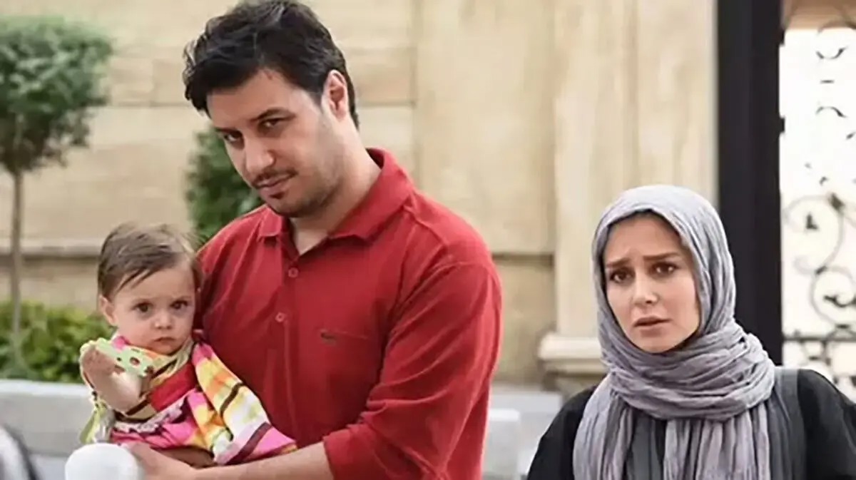 دیدار احساسی جواد عزتی با دختر گمشده‌اش ساحل بعد از ۱۲ سال دوری و بی‌خبری/ ویدئو